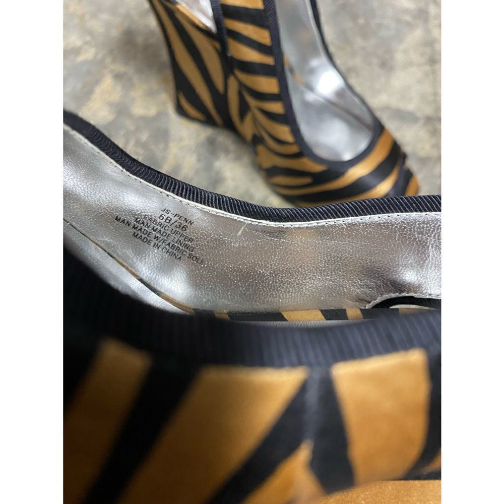 Jessica Simpson Tan & Black Zebra Fabric Sling Back Wedge Size 6 - Picture 8 of 11